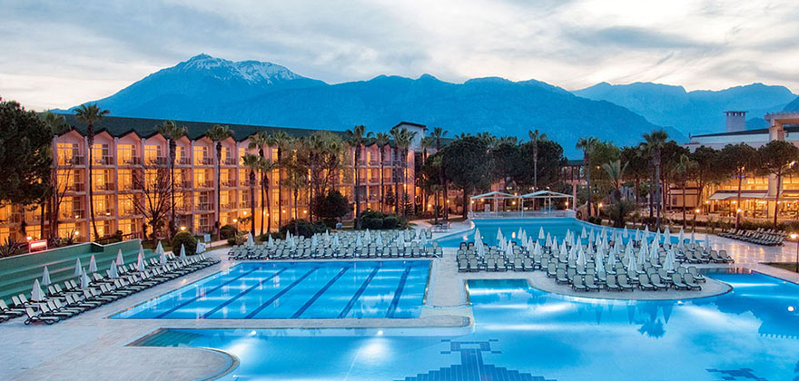 Dobedan World Palace